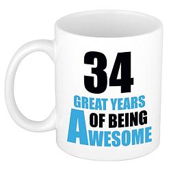 Foto van 34 great years of being awesome cadeau mok / beker wit en blauw - feest mokken