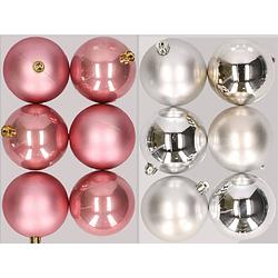 Foto van 12x stuks kunststof kerstballen mix van oudroze en zilver 8 cm - kerstbal