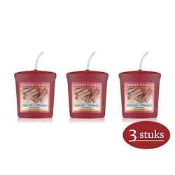 Foto van 3 stuks yankee candle sparkling cinnamon geurkaars kerstkaars - rood - 4 branduren