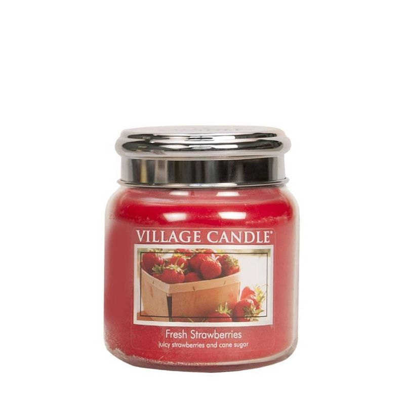 Foto van Village candle strawberries 389 gram