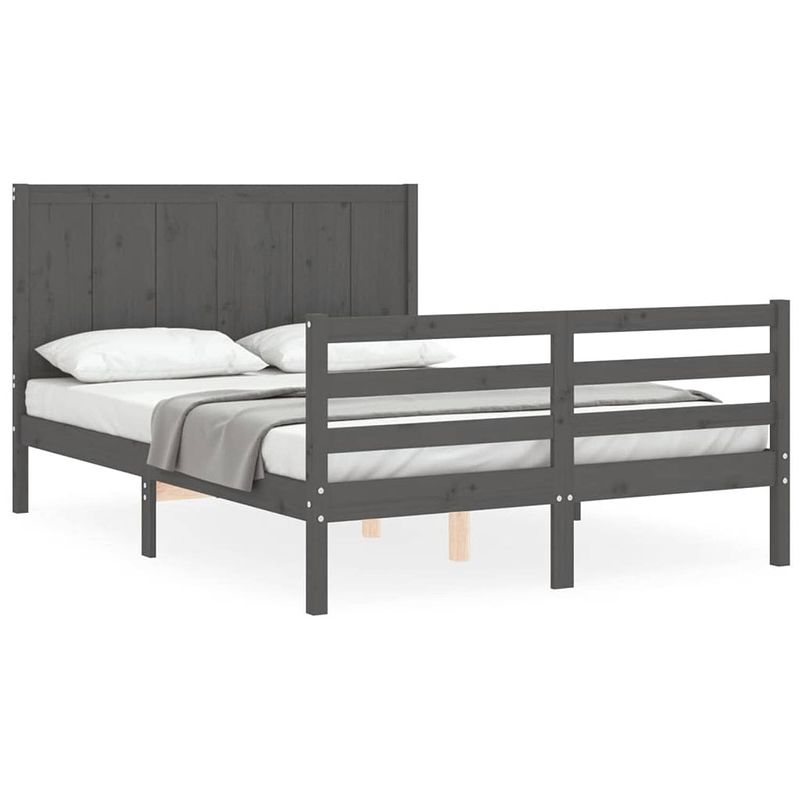 Foto van The living store bedframe - massief grenenhout - grijs - 205.5 x 125.5 x 100 cm - montage vereist