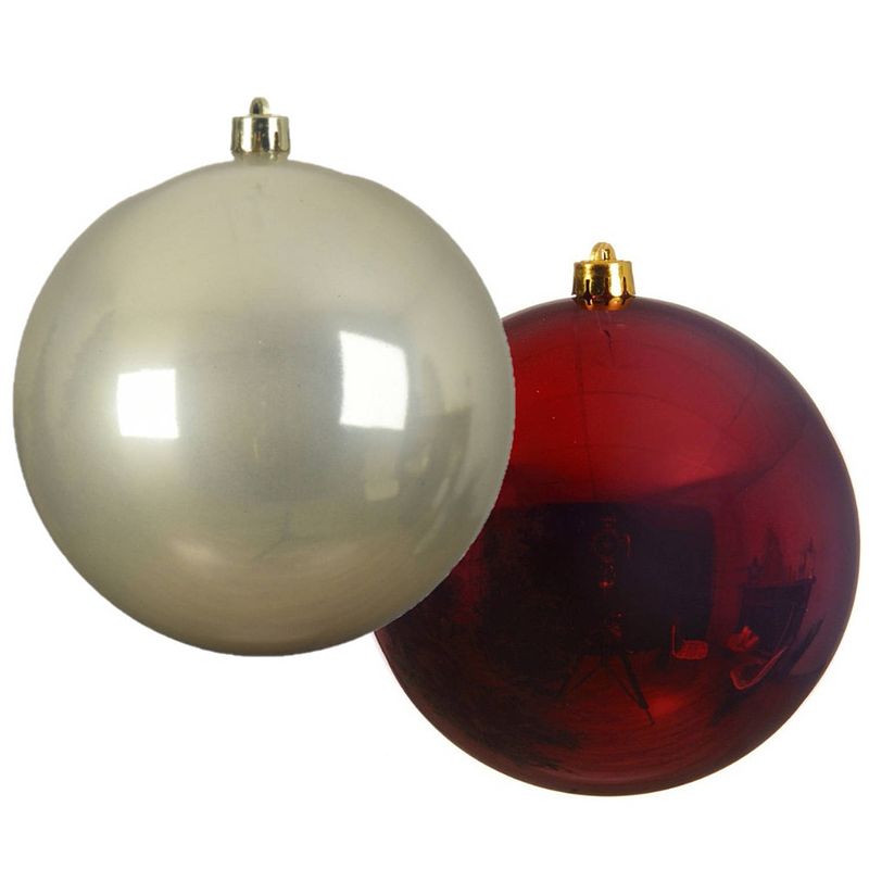 Foto van Grote decoratie kerstballen - 2x st - 20 cm - champagne en donkerrood - kunststof - kerstbal