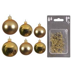 Foto van Groot pakket glazen kerstballen 50x goud glans/mat 4-6-8 cm incl haakjes - kerstbal