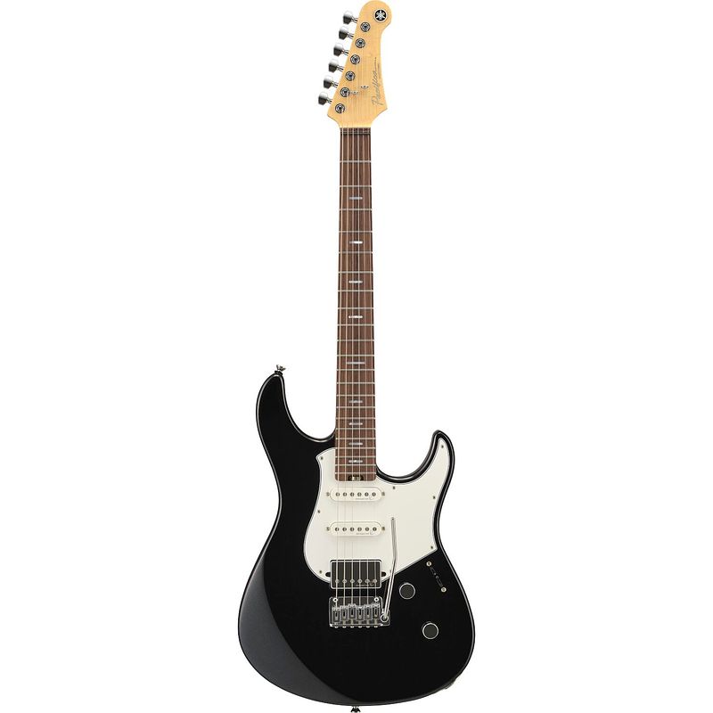 Foto van Yamaha pacp12 pacifica professional black metallic elektrische gitaar met hardshell koffer