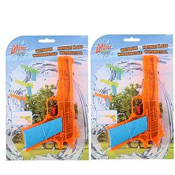 Foto van 2x waterpistolen/waterpistool oranje van 18 cm kinderspeelgoed - waterpistolen