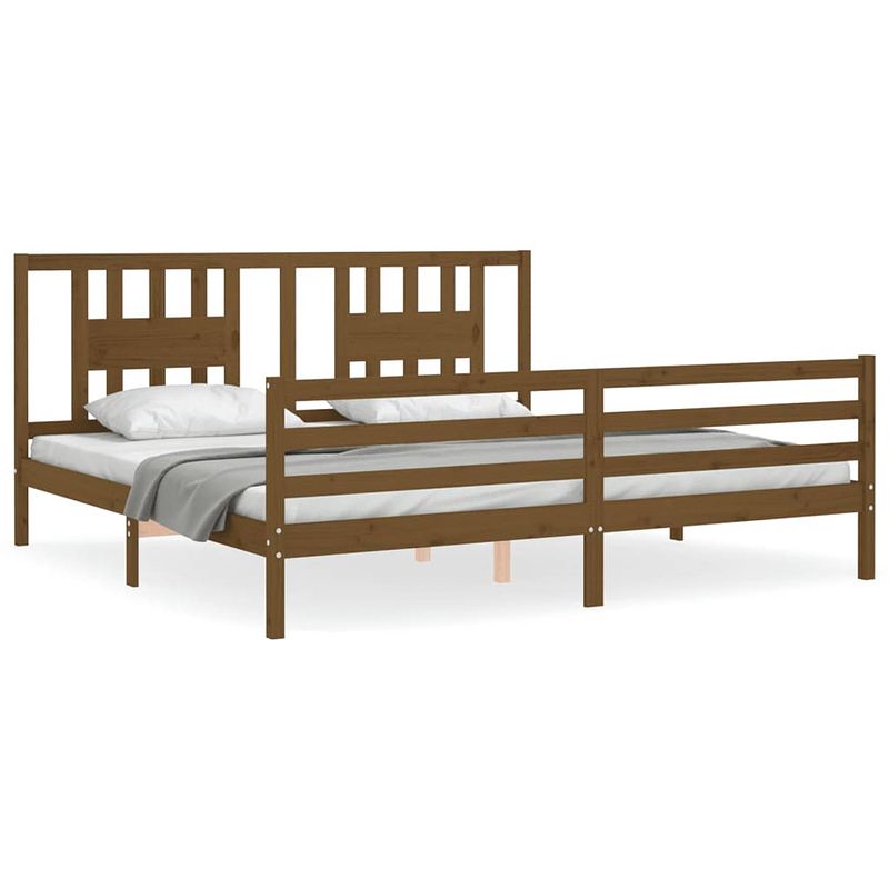 Foto van The living store bedframe massief grenenhout - honingbruin - 205.5 x 205.5 x 100 cm - multiplex lattenbodem