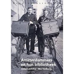 Foto van Amsterdammers en hun bibliotheek