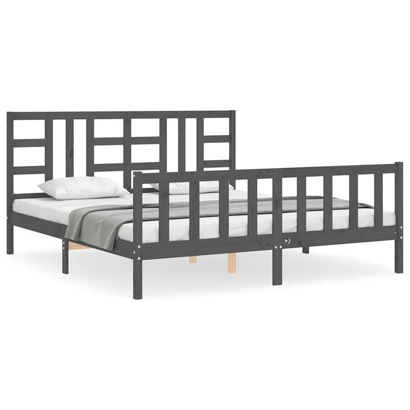 Foto van The living store bedframe - massief grenenhout - grijs - 205.5 x 185.5 x 100 cm - multiplex lattenbodem