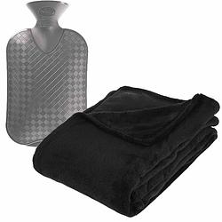 Foto van Fleece deken/plaid zwart 130 x 180 cm en een warmwater kruik 2 liter - plaids
