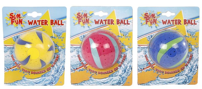 Foto van Van manen sun fun water ball - stuitert op het water