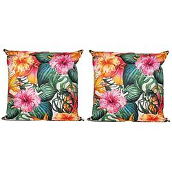 Foto van 2x bank/sier kussens gekleurd met tropische bloemen print voor binnen en buiten 45 x 45 cm - sierkussens