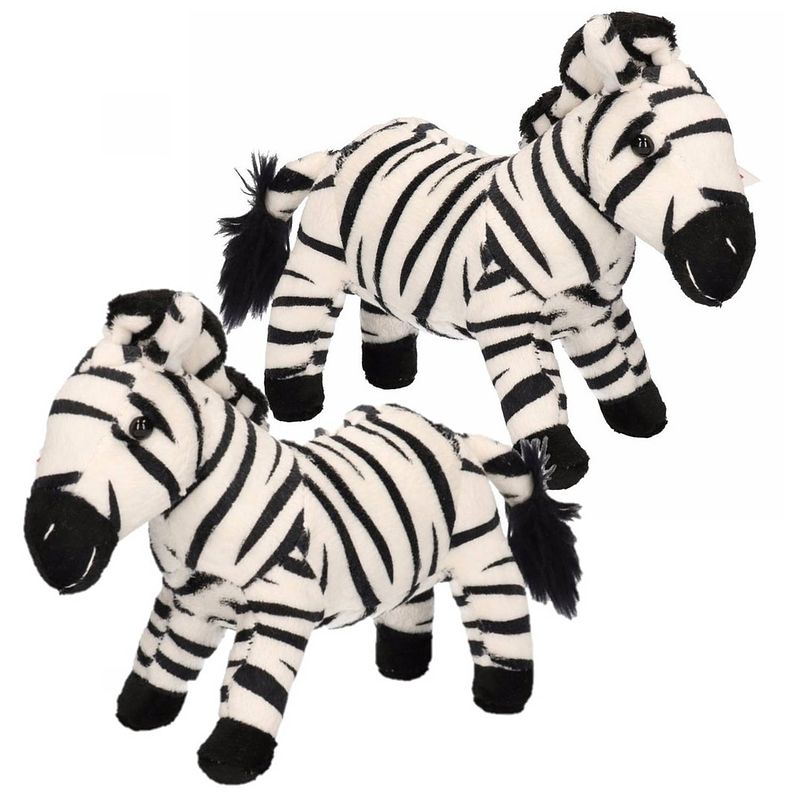 Foto van 2x stuks pluche zebra knuffel 18 cm - knuffeldier