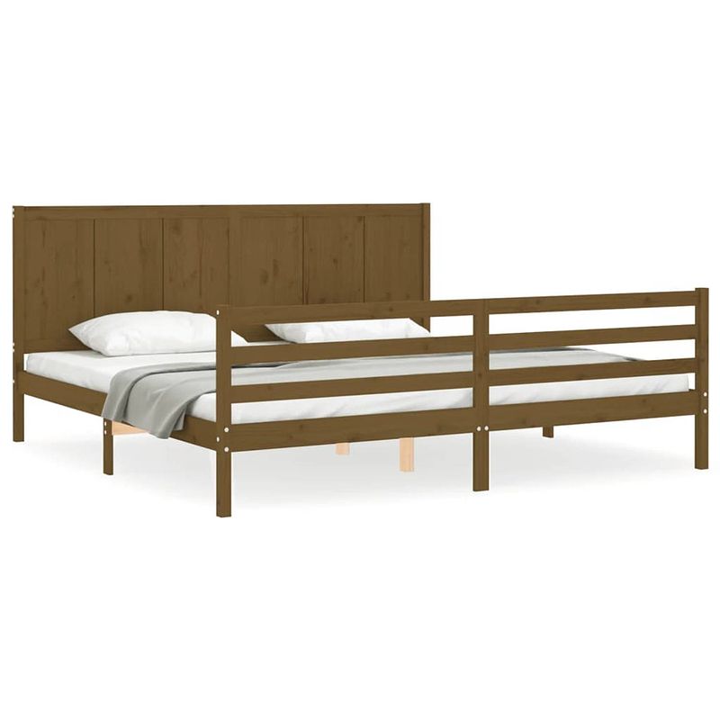 Foto van The living store bedframe - massief grenenhouten bedframe - 205.5 x 205.5 x 100 cm - kleur- honingbruin - montage