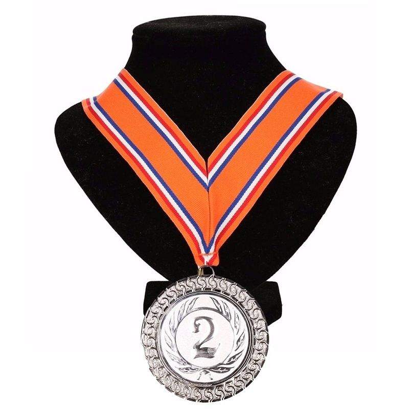 Foto van Kampioensmedaille nr. 2 aan oranje/rood/wit/blauw lint - fopartikelen