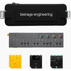 Foto van Teenage engineering op-z ultimate kit multimedia synthesizer en sequencer