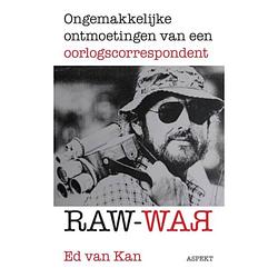 Foto van Raw war