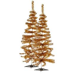 Foto van 2x stuks kleine gouden kerstbomen van 120 cm - kunstkerstboom