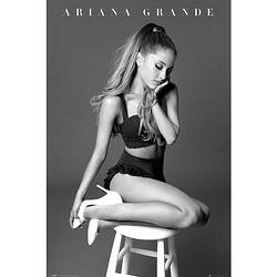 Foto van Gbeye ariana grande sit poster 61x91,5cm