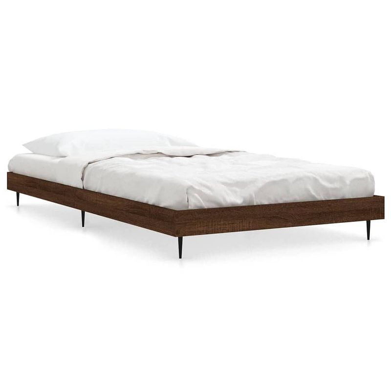 Foto van The living store bedframe - bruineiken - 203 x 103 x 20 cm - duurzaam hout - metalen poten - multiplex lattenbodem