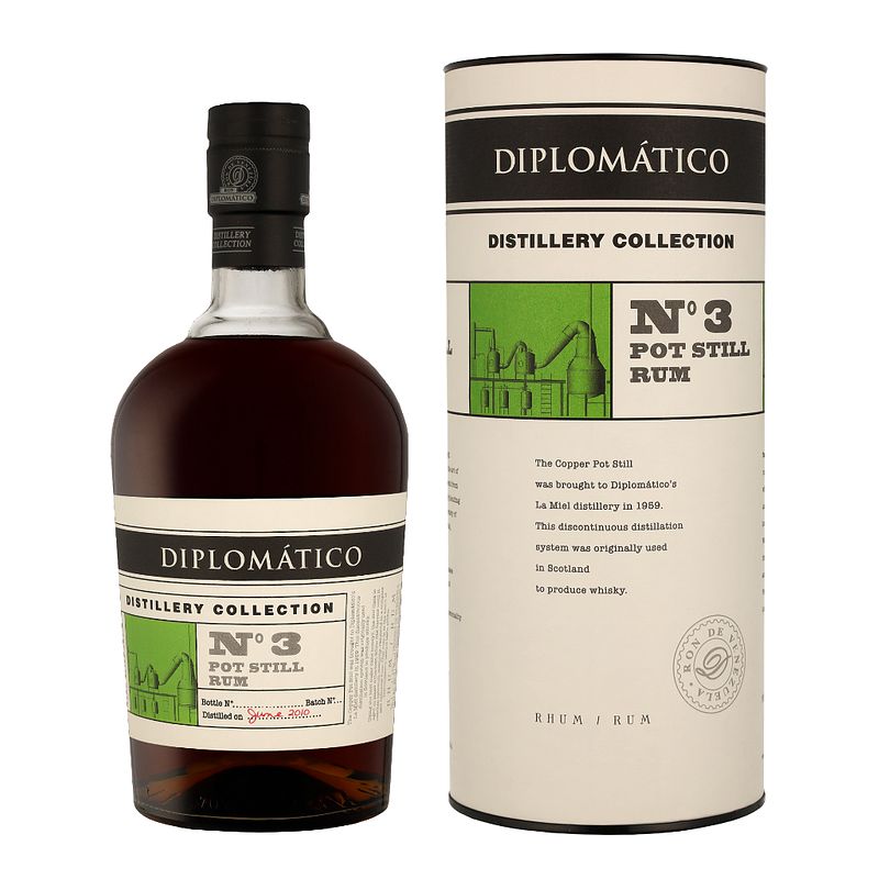 Foto van Diplomatico no.3 pot still 70cl rum + giftbox