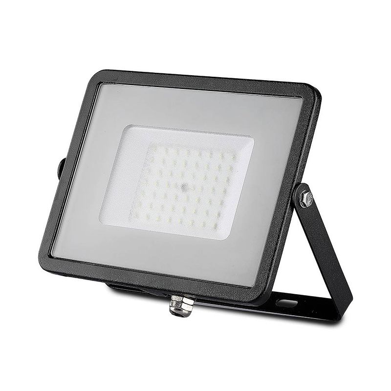 Foto van V-tac vt-50-b-n zwarte led schijnwerpers - samsung - ip65 - 50w - 4000 lumen - 4000k - 5 jaar