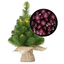 Foto van Mini kerstboom/kunstboom met verlichting 45 cm en inclusief kerstballen aubergine paars - kunstkerstboom