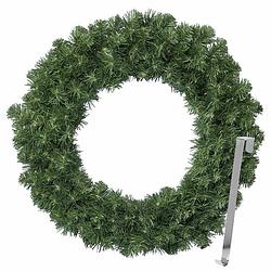 Foto van Kerstkrans 60 cm - groen - met zilveren hanger/ophanghaak - kerstversiering - kerstkransen