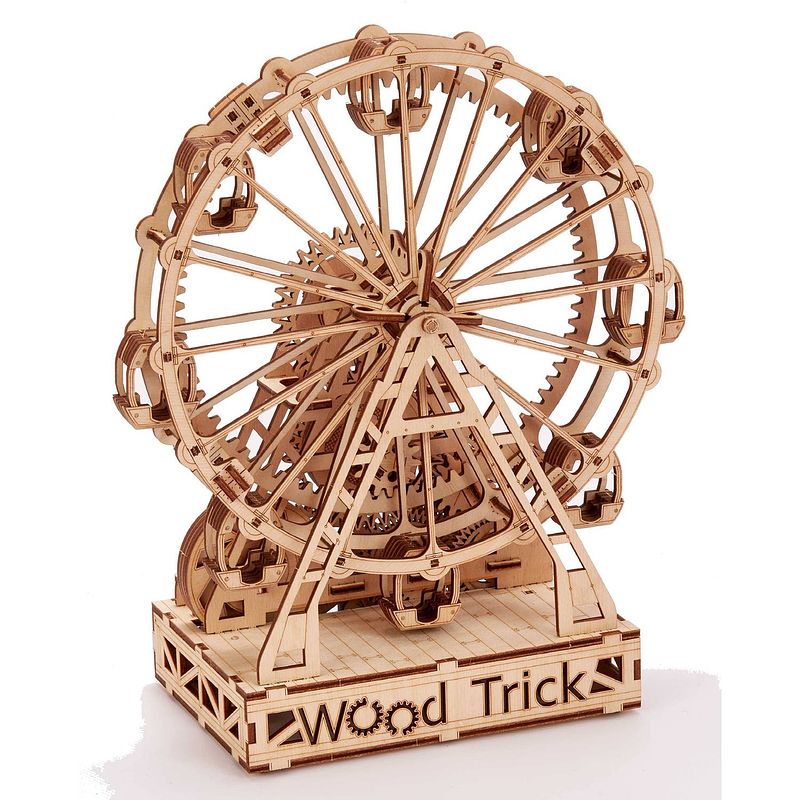 Foto van Wood trick mechanische reuzenrad - houten modelbouw