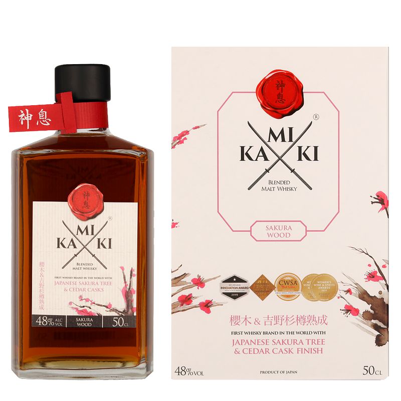 Foto van Kamiki sakura wood finish 50cl whisky + giftbox