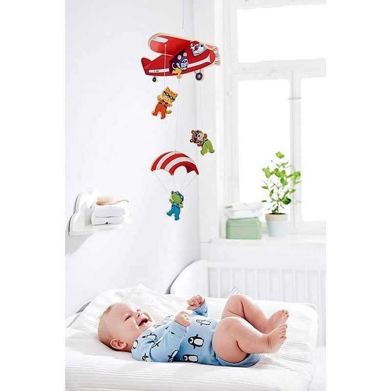 Foto van Haba mobiel parachutespringers junior 26,5 x 48 cm hout rood