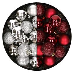 Foto van 28x stuks kleine kunststof kerstballen bordeaux rood en zilver 3 cm - kerstbal