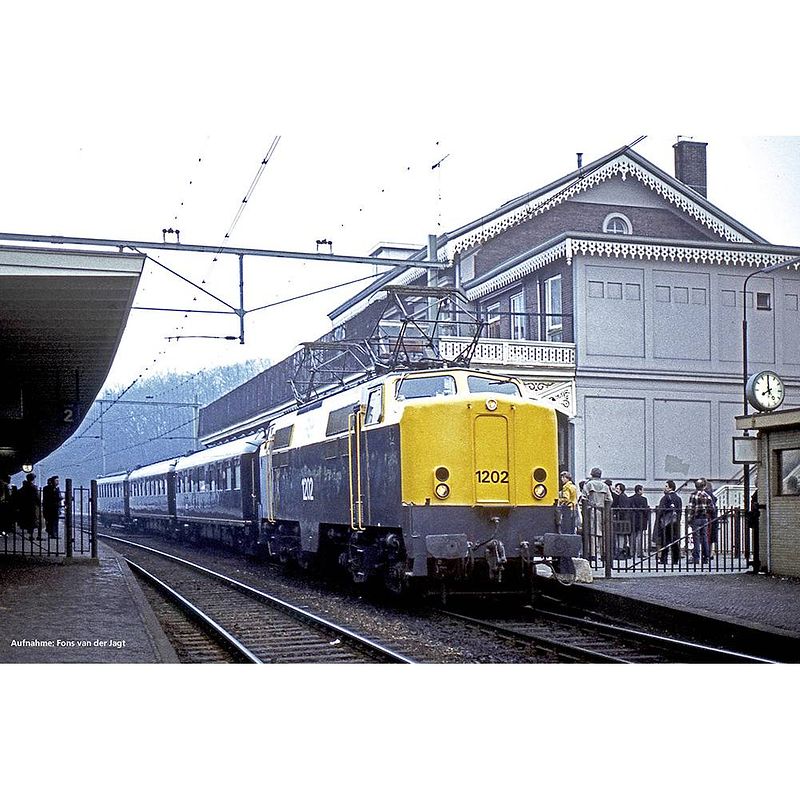 Foto van Piko n 40461 n elektrische locomotief serie 1202 van de ns