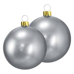 Foto van Grote opblaasbare decoratie kerstballen - 2x st - 45 en 65 cm - zilver - opblaasfiguren