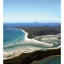 Foto van Dimex aerial view of beach vlies fotobehang 225x250cm 3-banen