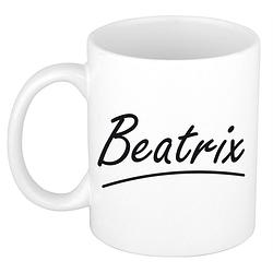 Foto van Naam cadeau mok / beker beatrix met sierlijke letters 300 ml - naam mokken