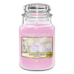 Foto van Yankee candle geurkaars large snowflake kisses - 17 cm / ø 11 cm