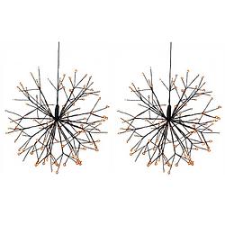 Foto van Set van 2x stuks verlichte figuren hangdecoratie lichtbol/decoratie bol zwart met warm wit licht 30 - kerstverlichting f