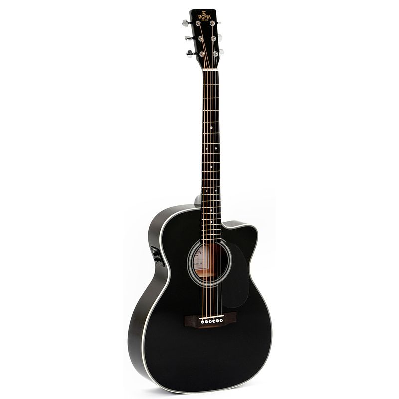 Foto van Sigma guitars 000mc-1e black elektrisch akoestische westerngitaar