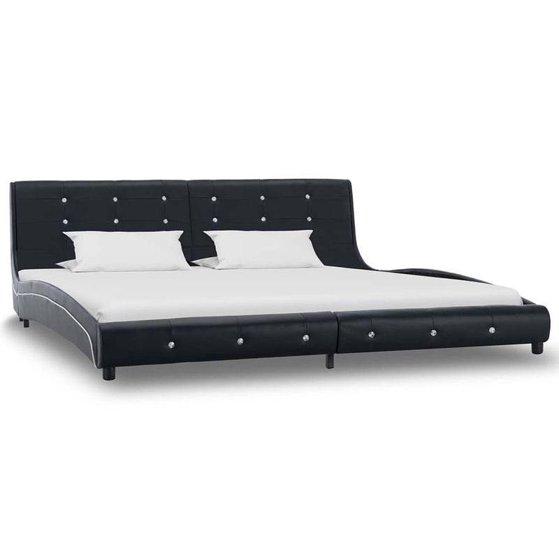 Foto van The living store bedframe - klassiek - zwart - 223 x 185 x 69.5 cm - inclusief traagschuim matras