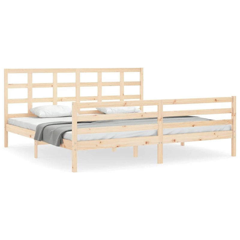 Foto van The living store massief grenenhouten bedframe - bedden -205.5 x 205.5 x 100 cm - multiplex lattenbodem