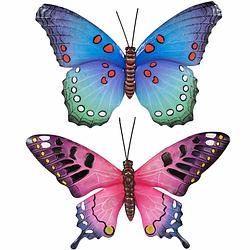 Foto van Set van 2x stuks tuindecoratie muur/wand vlinders van metaal in roze en blauw tinten 37 x 27 cm - tuinbeelden