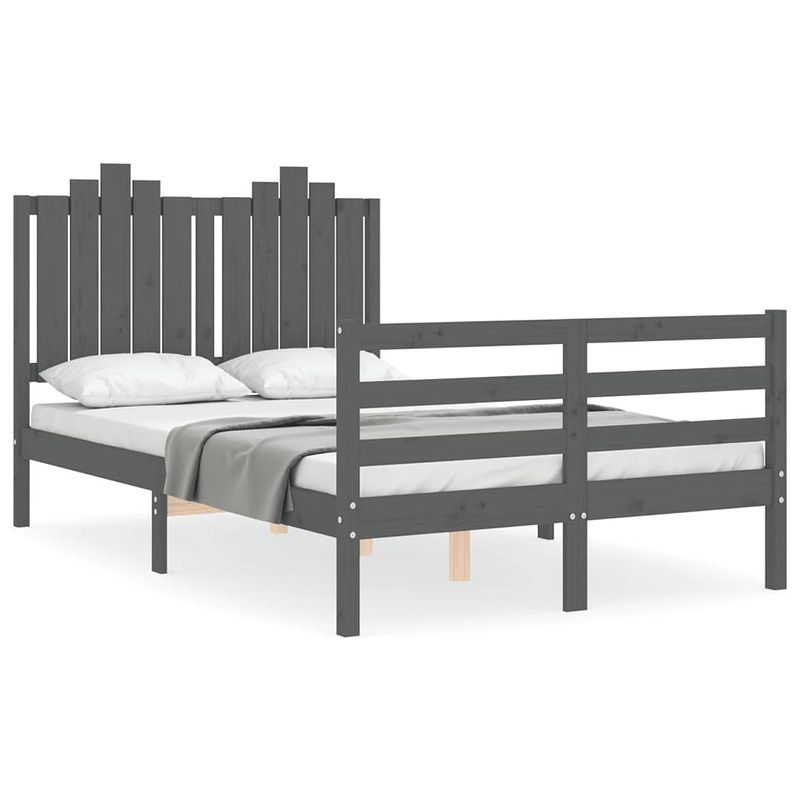 Foto van The living store massief grenenhouten bedframe - grijs - 205.5 x 125.5 x 110 cm - met multiplex lattenbodem