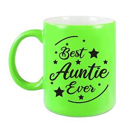 Foto van Best auntie ever cadeau koffiemok / theebeker neon groen 330 ml - feest mokken