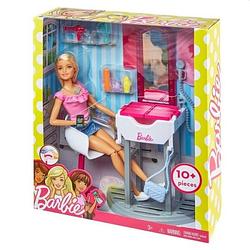 Foto van Barbie room and doll
