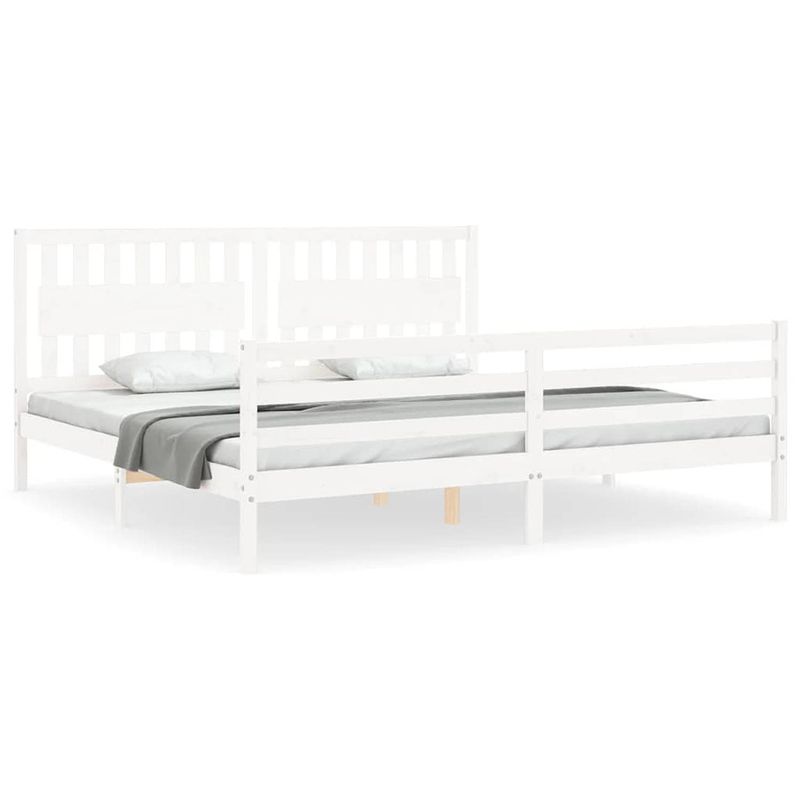 Foto van The living store bed the living store massief grenen bedframe - 205.5 x 205.5 x 100 cm - wit