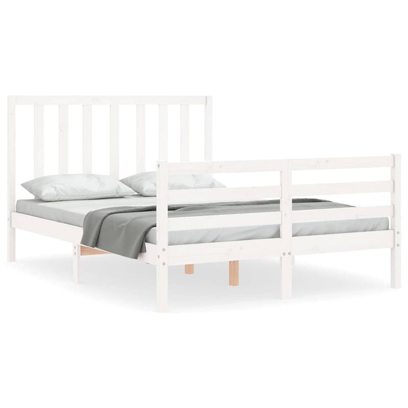 Foto van The living store houten bedframe - massief grenenhout - 205.5 x 125.5 x 100 cm - wit