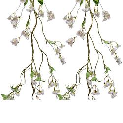 Foto van 2x stuks kunstbloem/bloesem takken slingers - wit/roze - 130 cm - kunstplanten