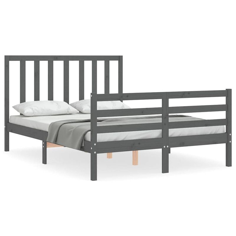 Foto van The living store bedframe - massief grenenhout - 195.5 x 145.5 x 100 cm - grijs - multiplex lattenbodem