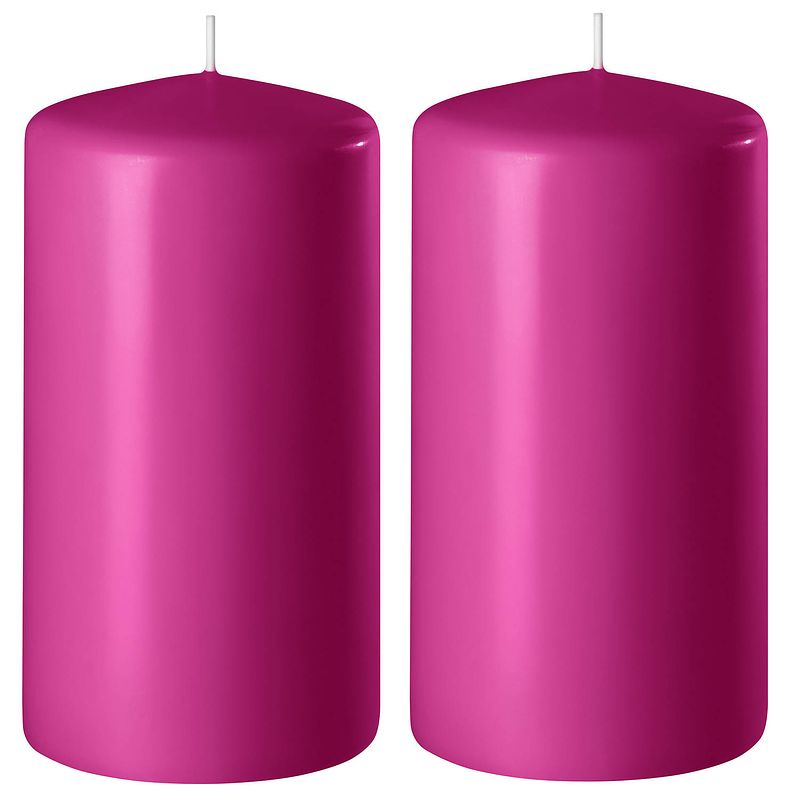 Foto van 2x kaarsen fuchsia roze 6 x 12 cm 45 branduren sfeerkaarsen - stompkaarsen