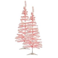 Foto van 2x stuks kleine lichtroze kerstbomen van 120 cm - kunstkerstboom